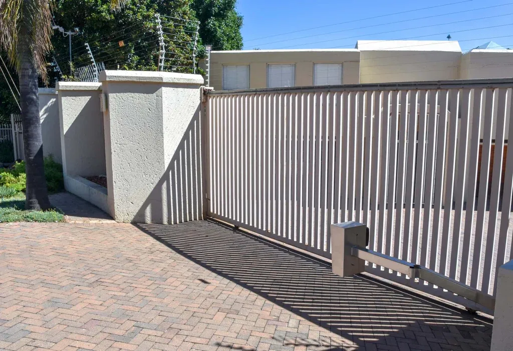 Gate Repair Services in Hollywood, CA