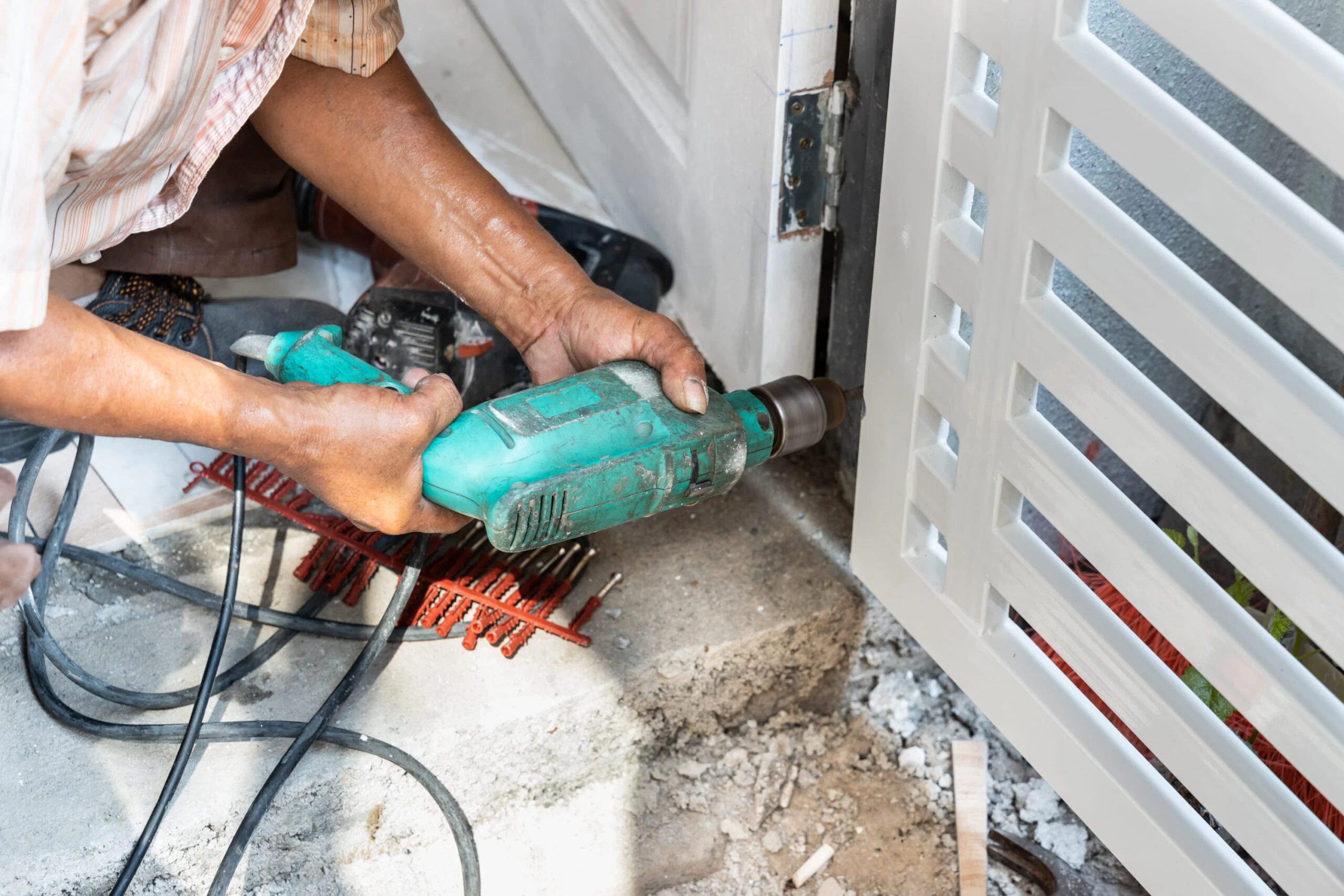 Gate Repair Service Long Beach: Fix Stuck & Noisy Gates!