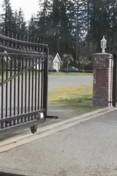 Driveway Gate Installation in Santa Monica, CA Driveway Gate Installation in Santa Monica, CA